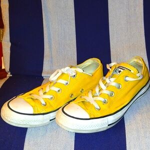 Converse Women's size 6